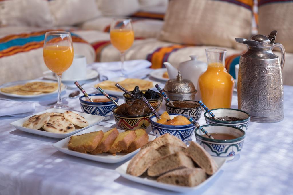 Riad Les Yeux Bleus Marrakesh Buitenkant foto
